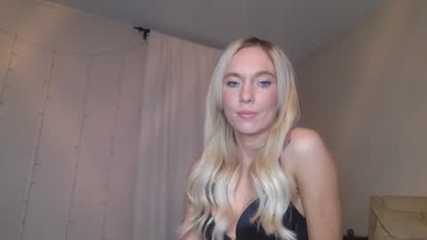 Snapshot of caseygirl6879 chatting on October 6, 2:42 am Casey Lakes online show from October 6, 2:42 am