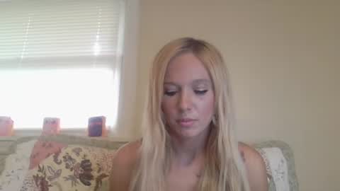 Snapshot of caseygirl6879 chatting on May 1, 9:52 pm Casey Lakes online show from May 1, 9:52 pm