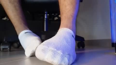 cash_master777 online show from April 16, 5:03 pm