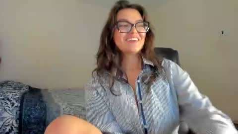 Snapshot of cash_vice chatting on July 9, 4:44 pm caprice online show from July 9, 4:44 pm