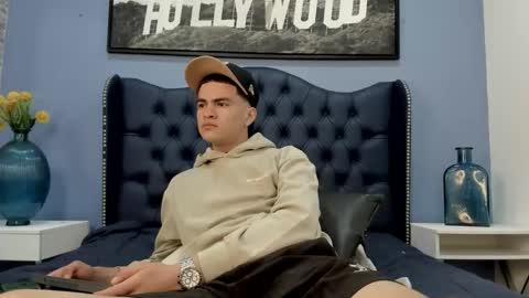 casper_white_ online show from September 24, 7:44 am