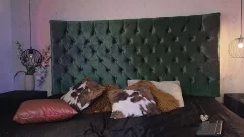 casper_white_ online show from September 27, 8:14 pm