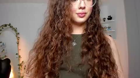 Snapshot of cassandra_caiin chatting on July 21, 10:23 pm Cassie online show from July 21, 10:23 pm
