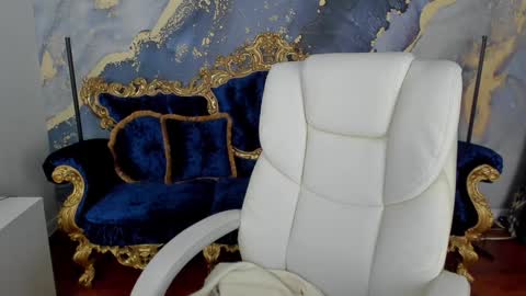 Snapshot of cassandragood chatting on February 7, 11:01 am Lena online show from February 7, 11:01 am