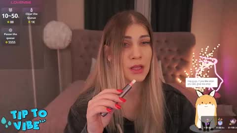 Snapshot of cassandragood chatting on March 4, 7:51 am Lena online show from March 4, 7:51 am