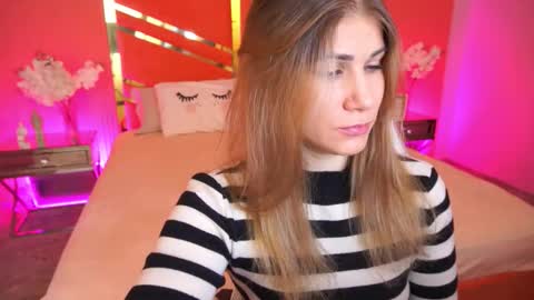 Snapshot of cassandragood chatting on September 27, 6:07 am Lena online show from September 27, 6:07 am