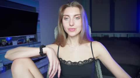 Snapshot of cassiablade1 chatting on October 3, 4:37 pm Seductress Cassia FINDOM AND SADISM NO NUDE online show from October 3, 4:37 pm