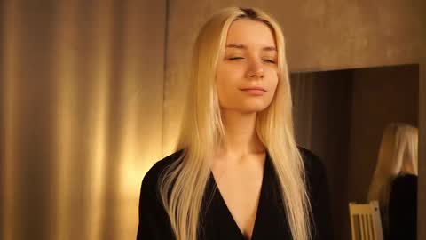 Cassie online show from March 9, 3:05 pm