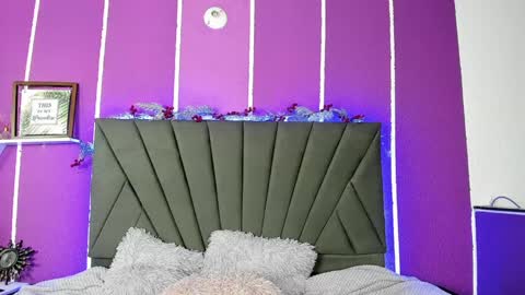 Snapshot of cassie_jones1 chatting on January 21, 7:04 am Cassie Jones online show from January 21, 7:04 am