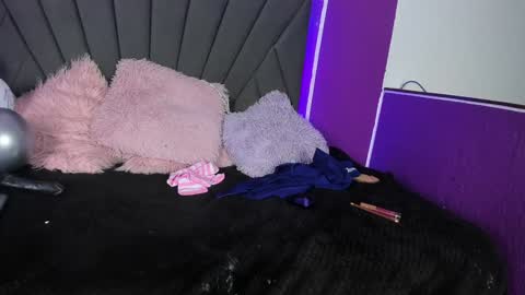 Snapshot of cassie_jones1 chatting on January 28, 7:00 am Cassie Jones online show from January 28, 7:00 am