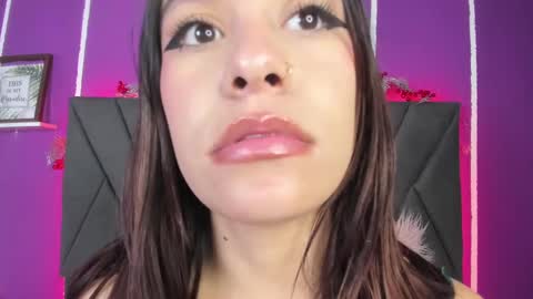 Snapshot of cassie_jones1 chatting on February 18, 9:32 am Cassie Jones online show from February 18, 9:32 am