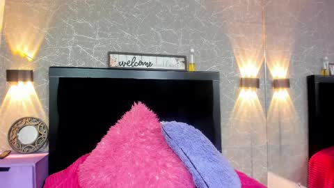 Snapshot of cassie_jones1 chatting on February 25, 3:31 am Cassie Jones online show from February 25, 3:31 am