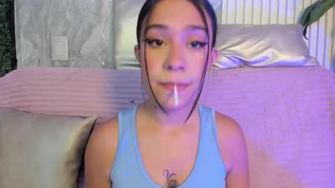 Snapshot of cassie_jones1 chatting on February 10, 4:05 am Cassie Jones online show from February 10, 4:05 am