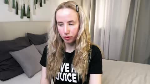 Cassie online show from April 14, 8:48 pm