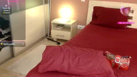 Snapshot of cassie_pinkk chatting on September 19, 4:29 pm Cassie online show from September 19, 4:29 pm