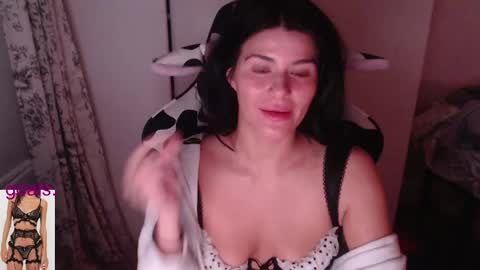 Snapshot of cassiealvarez chatting on September 24, 4:05 am cassiealvarez online show from September 24, 4:05 am