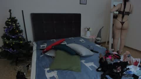 Snapshot of cassieevanss chatting on January 4, 6:30 am Cassie online show from January 4, 6:30 am