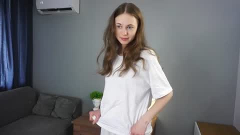 Snapshot of cassiehorridge chatting on June 20, 5:54 am Alice online show from June 20, 5:54 am