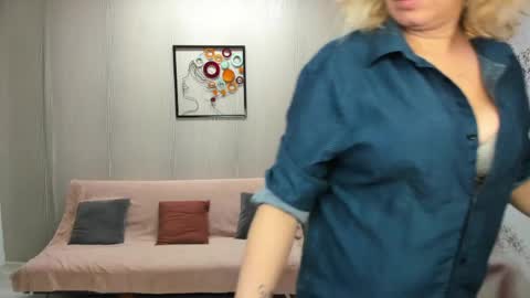 CassieJonas online show from April 1, 3:18 am