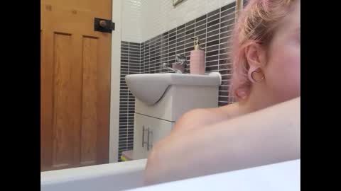 Cassie online show from February 12, 8:53 am