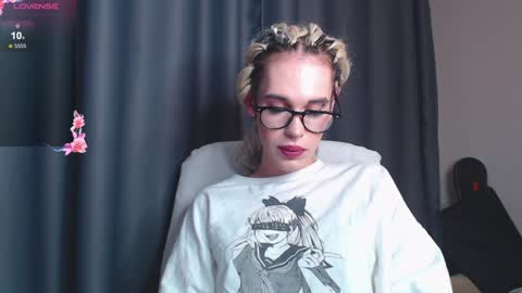 Cassie online show from January 8, 8:18 pm