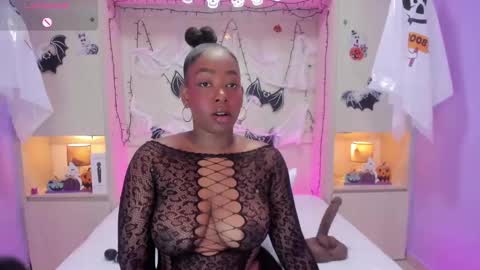 cassiielondon online show from October 23, 4:12 am