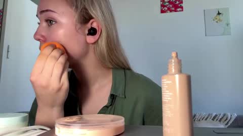 Olivia online show from April 8, 7:08 am