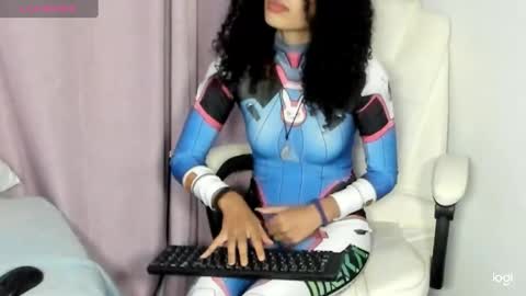 Snapshot of cassiophea_ chatting on January 7, 4:39 am Cami online show from January 7, 4:39 am