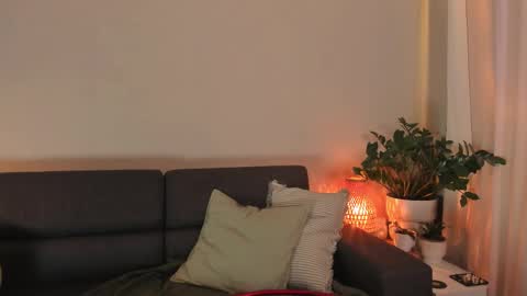  cassandra  online show from September 15, 4:51 pm