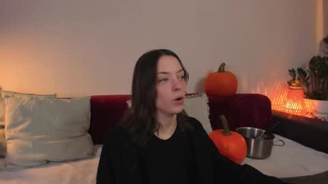  cassandra  online show from October 28, 3:04 pm