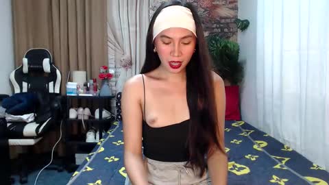 Snapshot of cassydeluxe chatting on October 17, 1:20 am Cassy online show from October 17, 1:20 am