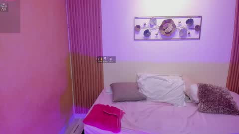 Lorena Saenz online show from May 2, 6:24 pm