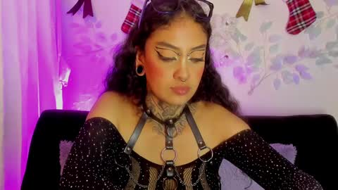 Cata green model independient online show from December 16, 10:45 pm