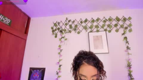 Cata green model independient online show from November 13, 8:08 pm