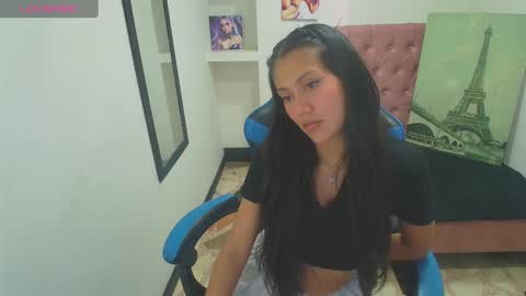 Snapshot of catalehia_milk chatting on February 5, 8:14 pm C A T A L E H I A online show from February 5, 8:14 pm