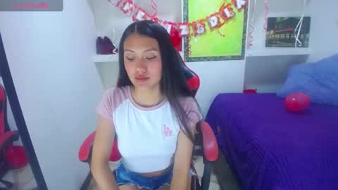 Snapshot of catalehia_milk chatting on February 17, 8:15 pm C A T A L E H I A online show from February 17, 8:15 pm