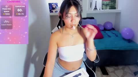 Snapshot of catalehia_milk chatting on October 1, 8:26 pm C A T A L E H I A online show from October 1, 8:26 pm