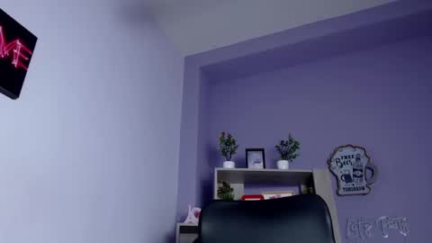 Snapshot of cataleya_brunethe chatting on February 15, 6:23 pm cataleya_brunethe online show from February 15, 6:23 pm