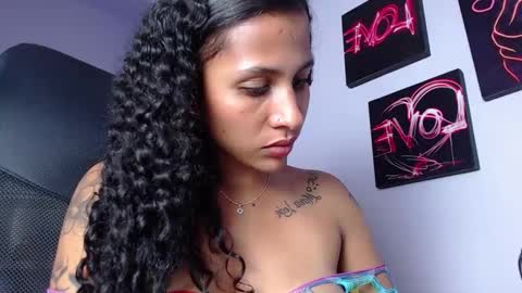 Snapshot of cataleya_brunethe chatting on February 17, 6:37 pm cataleya_brunethe online show from February 17, 6:37 pm