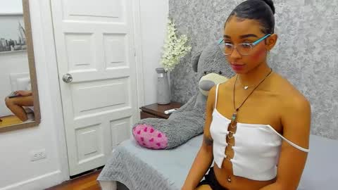 Snapshot of cataleya_wayne chatting on November 5, 8:42 pm Cataleya online show from November 5, 8:42 pm