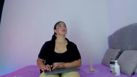 Snapshot of catalina_bustos chatting on September 24, 4:05 am Catalina bustos online show from September 24, 4:05 am