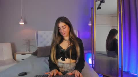 Snapshot of catalina_erotic chatting on March 4, 6:50 pm Catalina online show from March 4, 6:50 pm