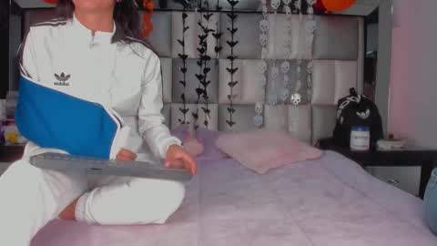 Cata online show from October 24, 3:41 pm