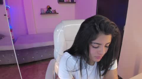 Catalina online show from January 20, 8:07 pm