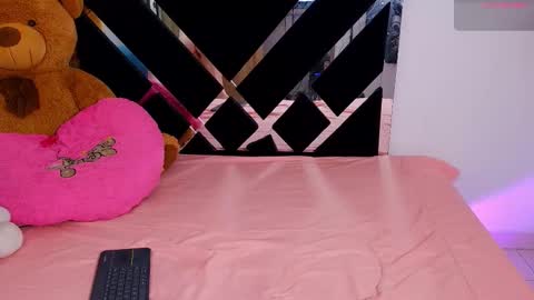 Catalina  online show from February 20, 12:07 am