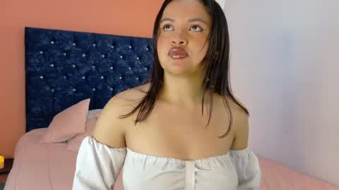 Snapshot of catalinaa_01 chatting on June 18, 11:14 am Catalina online show from June 18, 11:14 am
