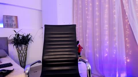 Snapshot of catalinamuss_ chatting on January 30, 2:04 pm Catalina online show from January 30, 2:04 pm