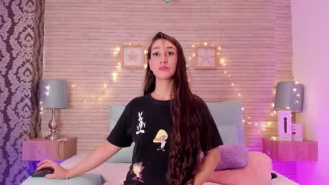 CatalinnaThompson online show from December 29, 6:05 pm