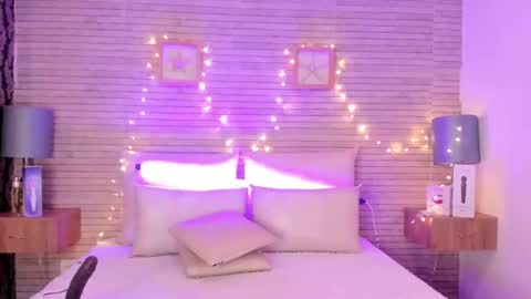 CatalinnaThompson online show from January 29, 6:07 pm