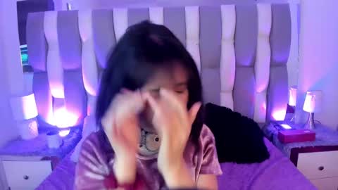 Cat  online show from December 4, 2:59 pm